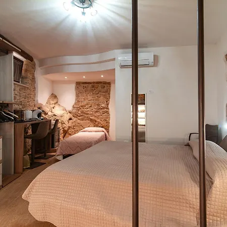 Bed & Breakfast Sotto Le Mura 3*