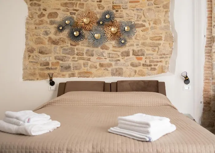 Bed & Breakfast Sotto Le Mura 4*